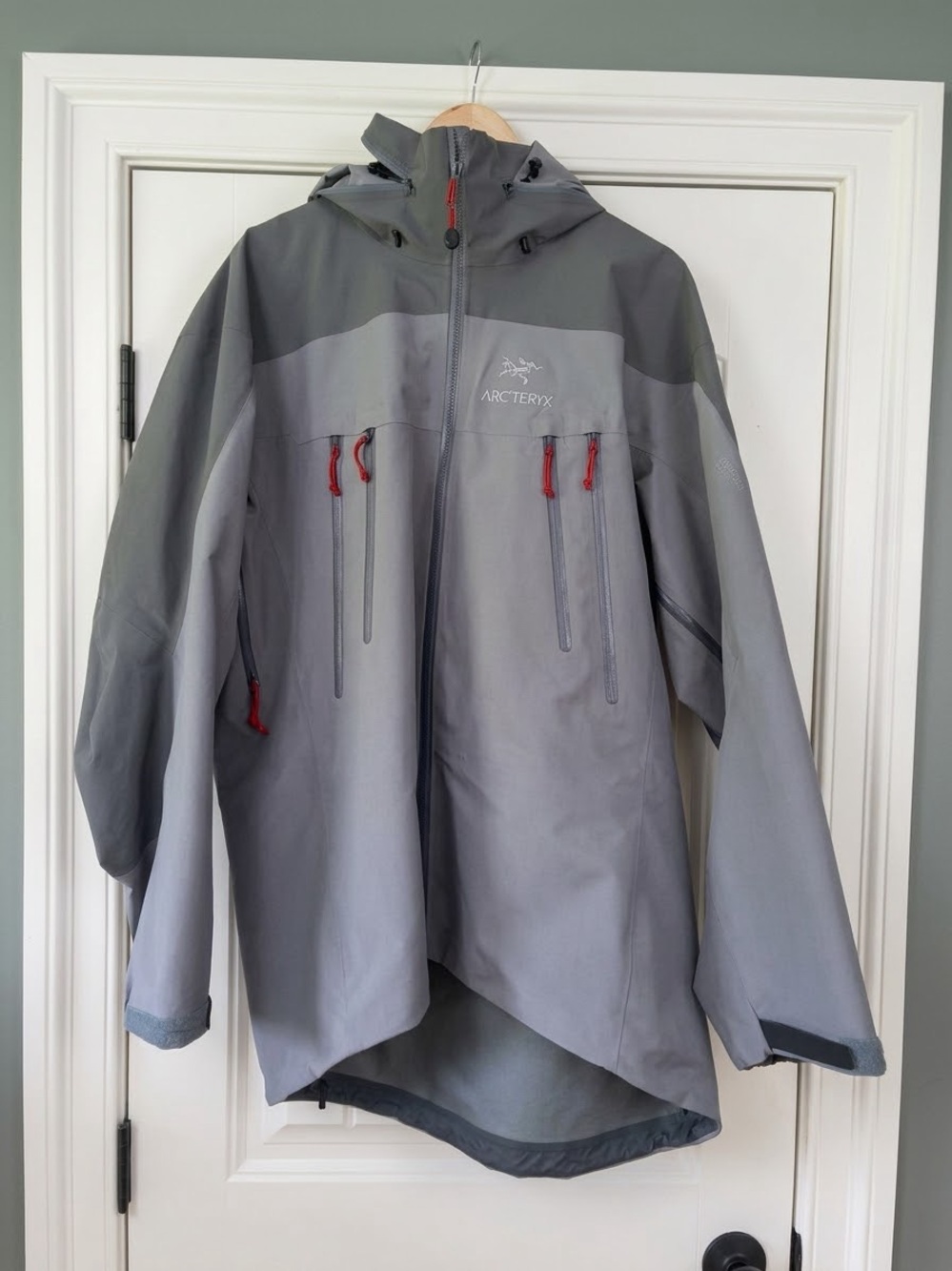 Arc'teryx Men's Two-Tone Gray Waterproof Raincoat with Red Accents